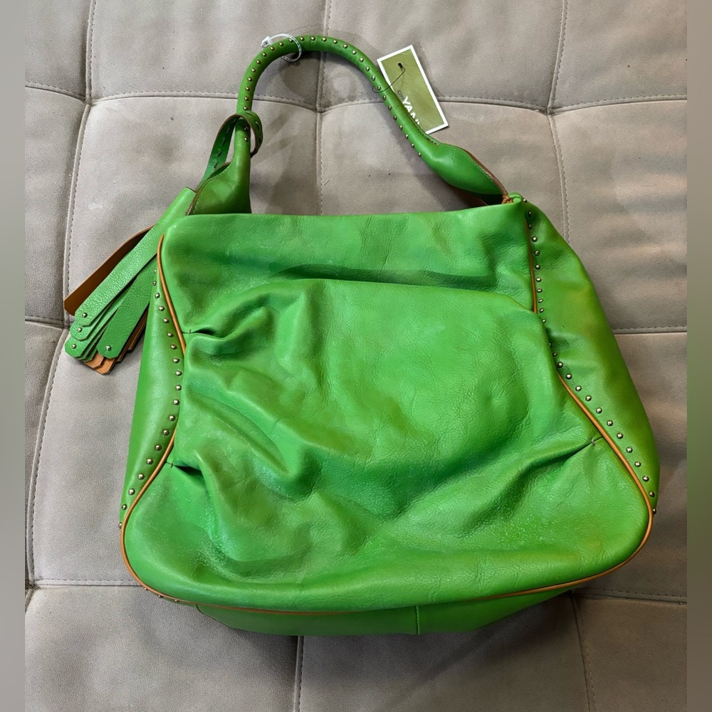 Oryany Leather Sophia Hobo Bag – A Timeless Accessory!